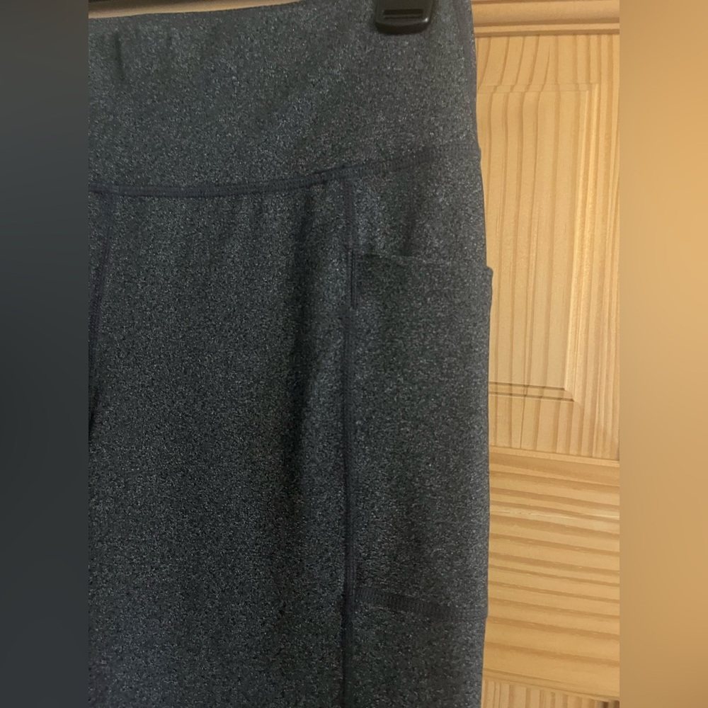 Skechers Charcoal Gray leggings with Pockets Size Medium - Picture 4 of 11